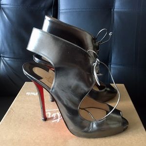 LOUBOUTIN METALLIC HEELS SIZE 41